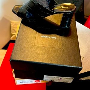 Ladies Pristine Saint Laurent Blk Crocodile Sandals